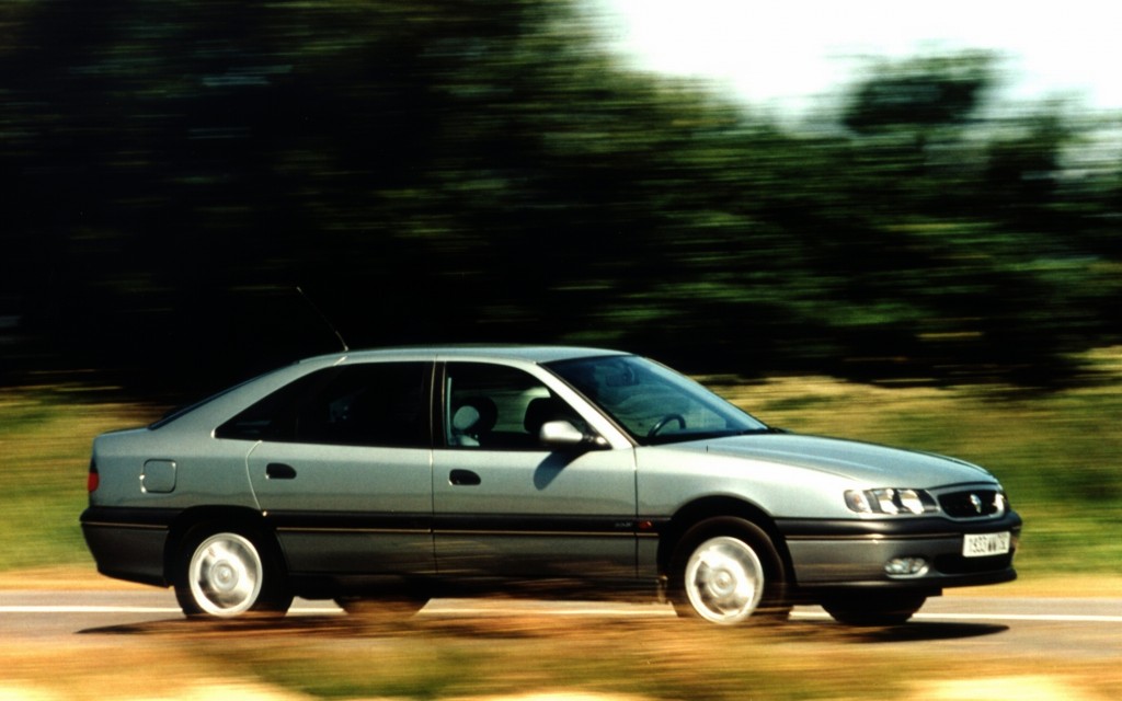 Renault Safrane 1996 Profile
