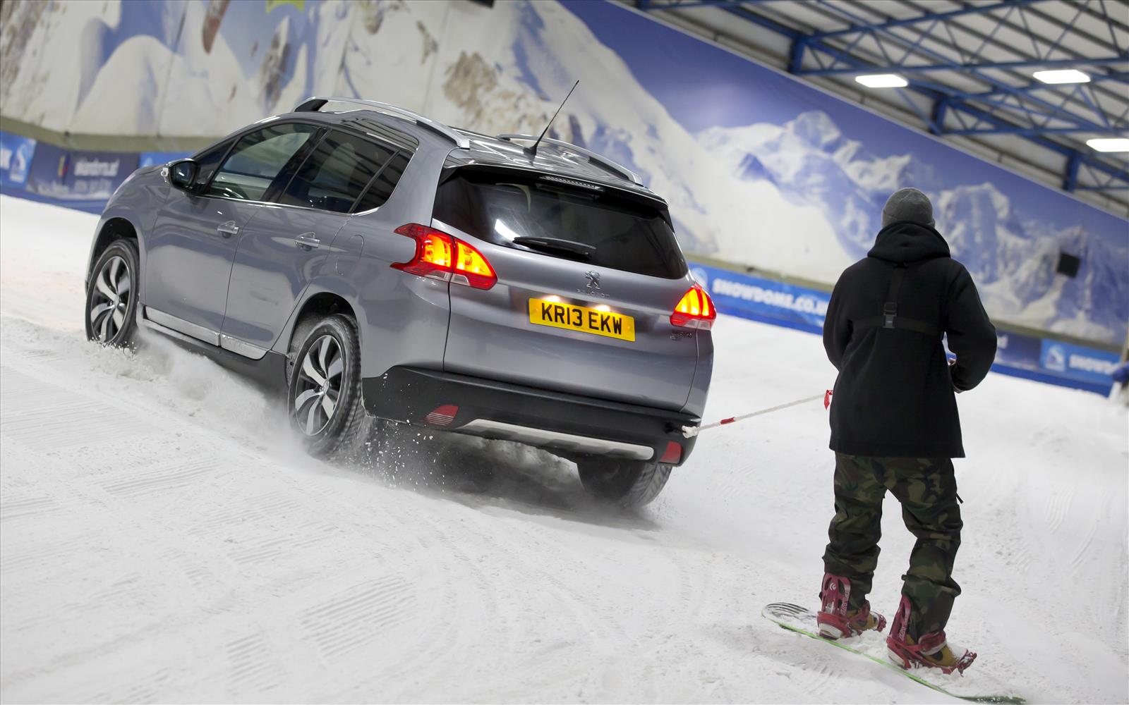Peugeot 2008 2013 Towing Snowboarder