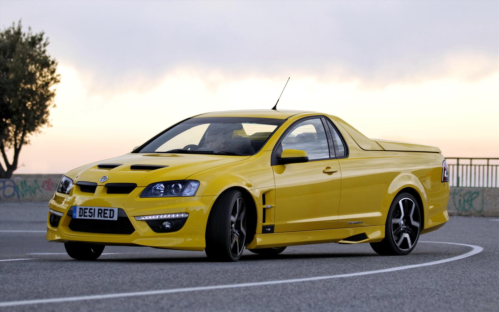 Vauxhall VXR Maloo 2012 Sideways