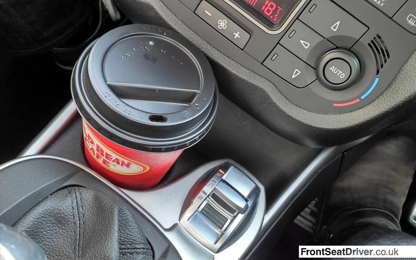 Alfa Romeo MiTo 2013 Tight Cupholder