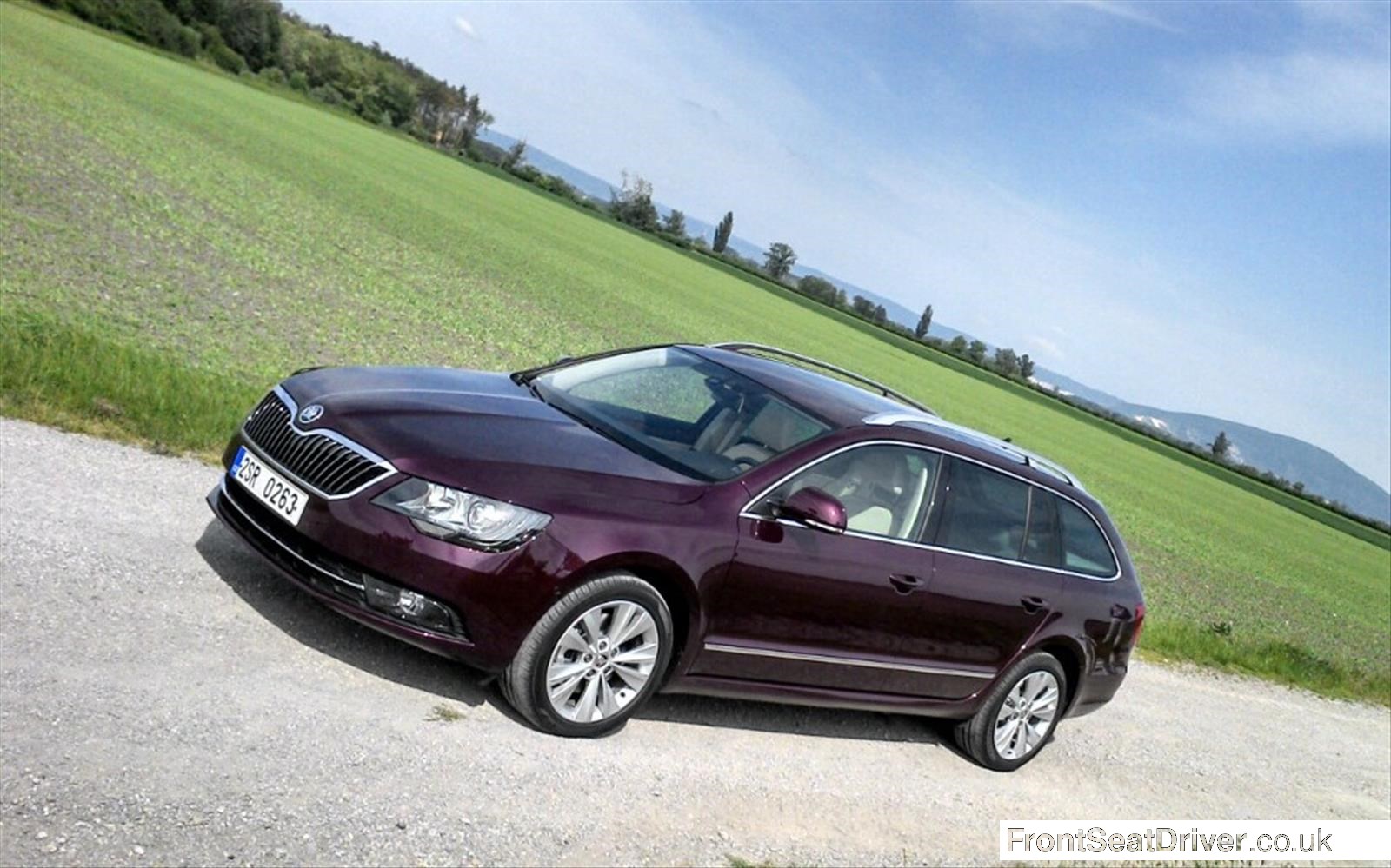 Skoda Superb Estate 2013 Front