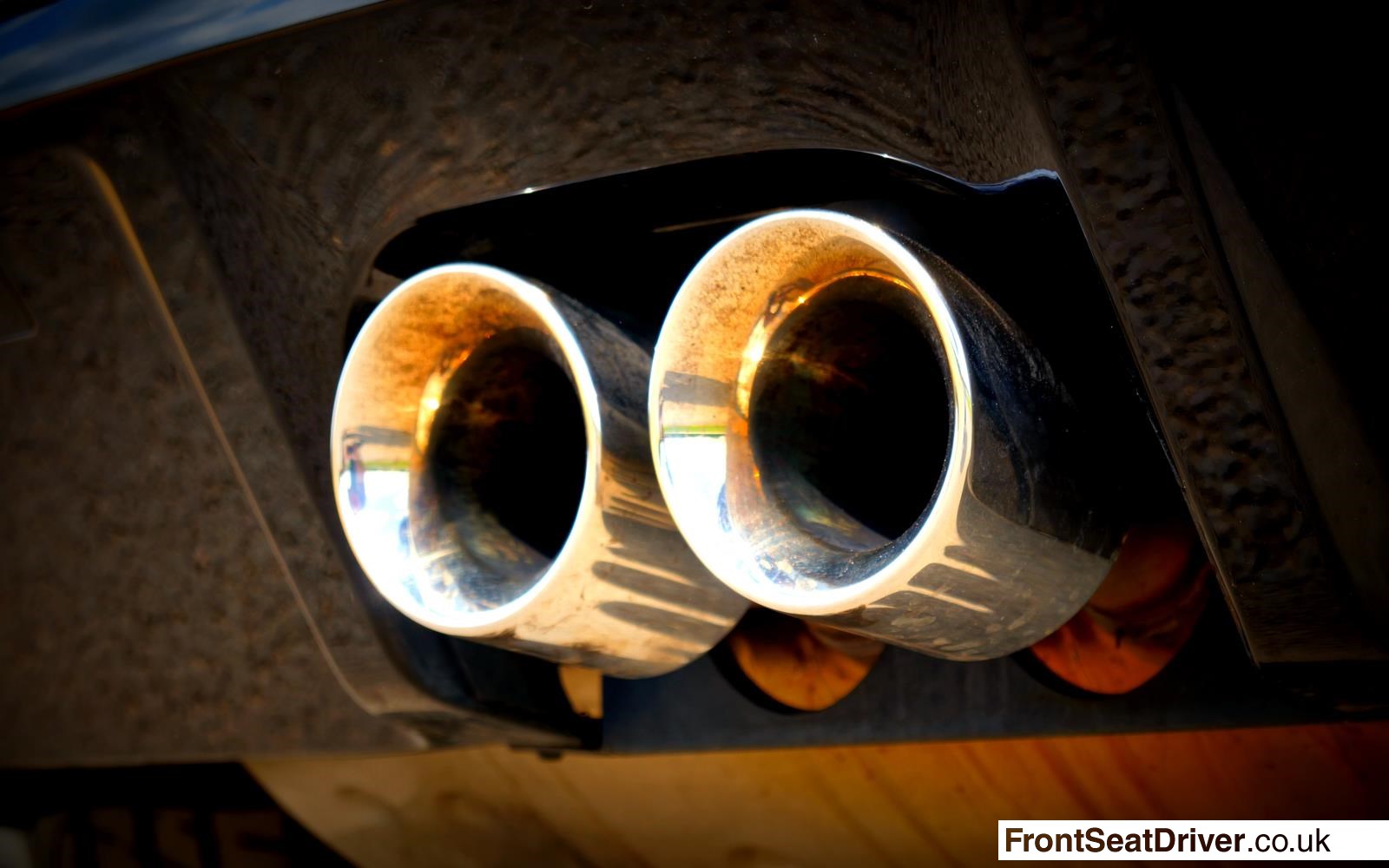 Jaguar F-Type V6 S Coupe2014 Exhaust Detail Phil Huff FrontSeatDriver.co.uk