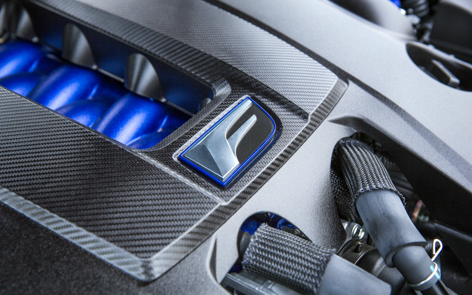 Lexus RC F 2015 Engine Detail