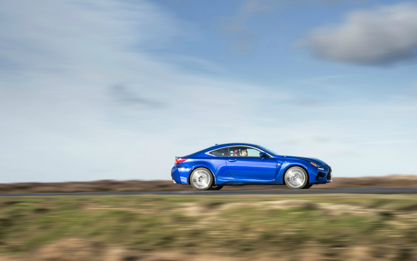 Lexus RC F Profile Dynamic