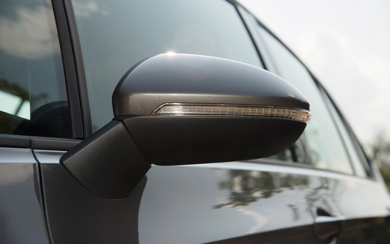 Volkswagen Golf SV 2015 Mirror Detail