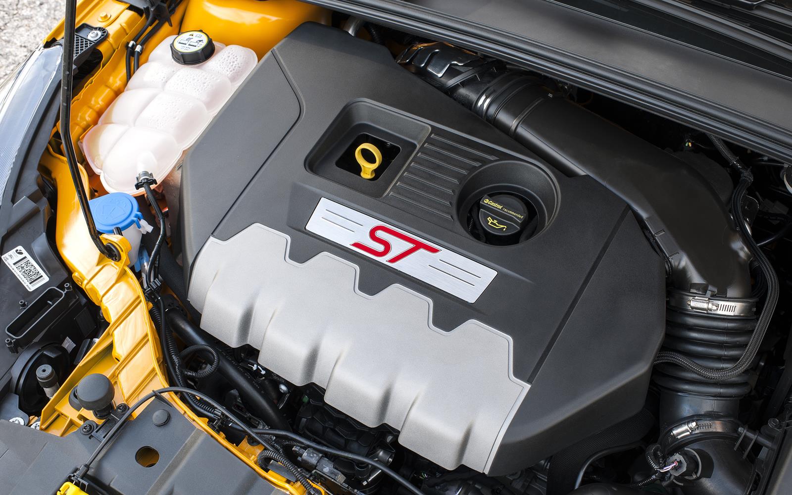 Ford Focus ST 2015 EcoBoost Engine