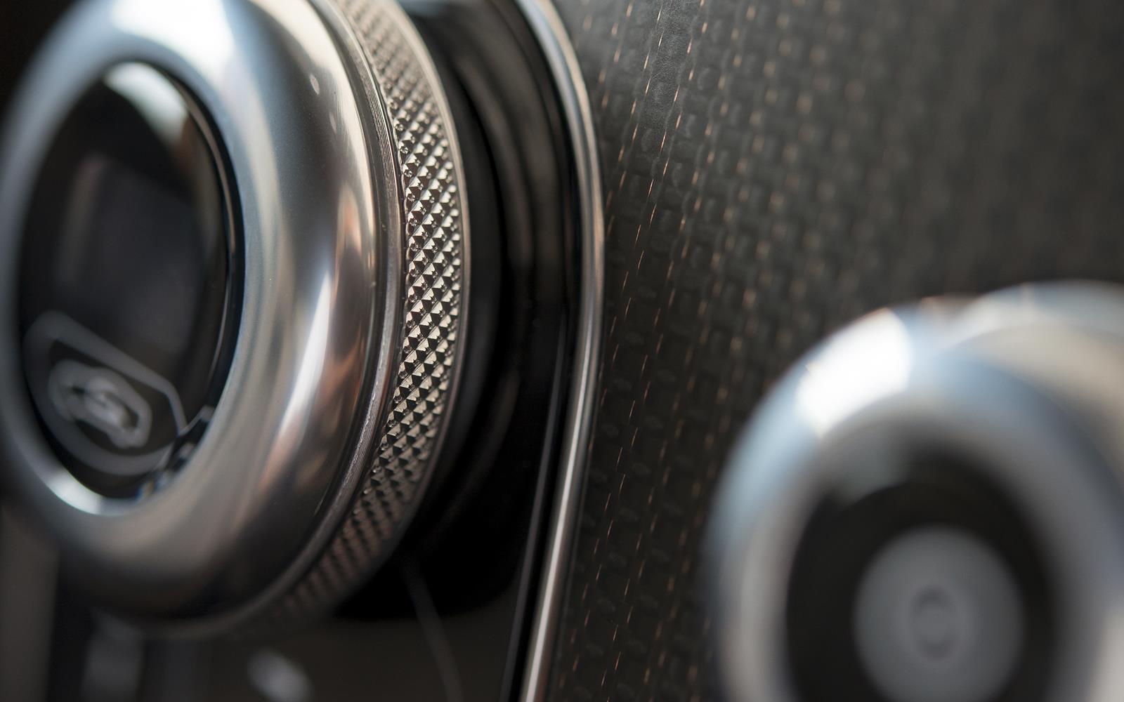 Aston Martin DB9 GT 2015 Dashboard Detail