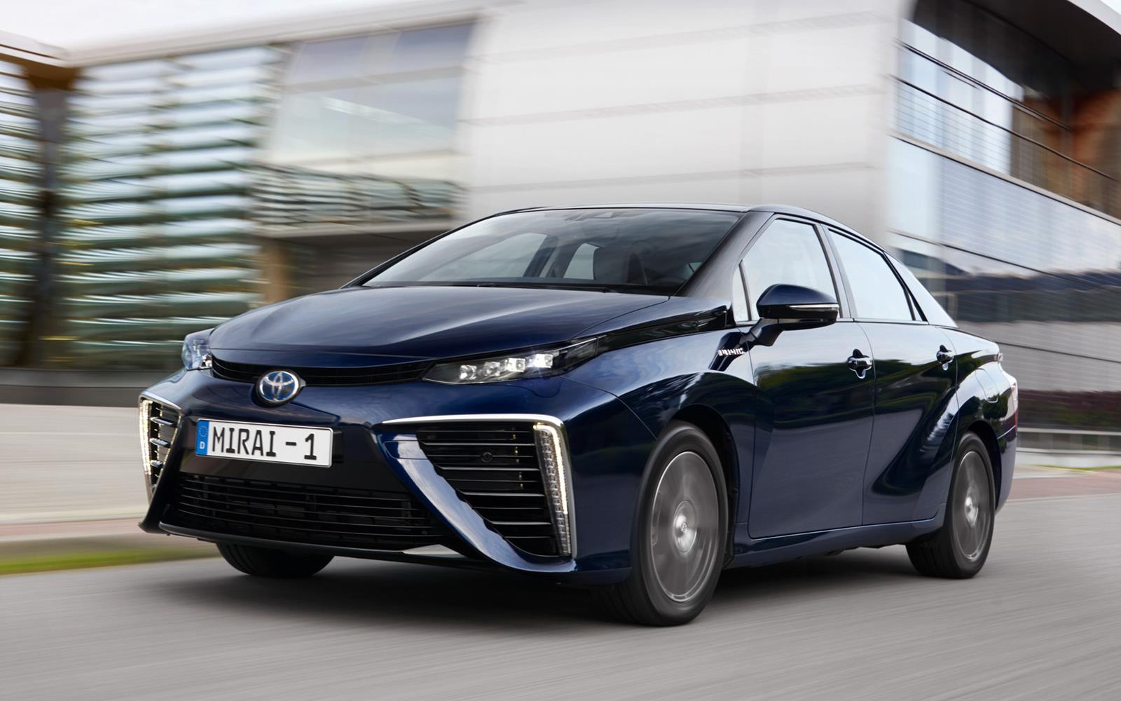 Toyota Mirai 2015 Dynamic Front