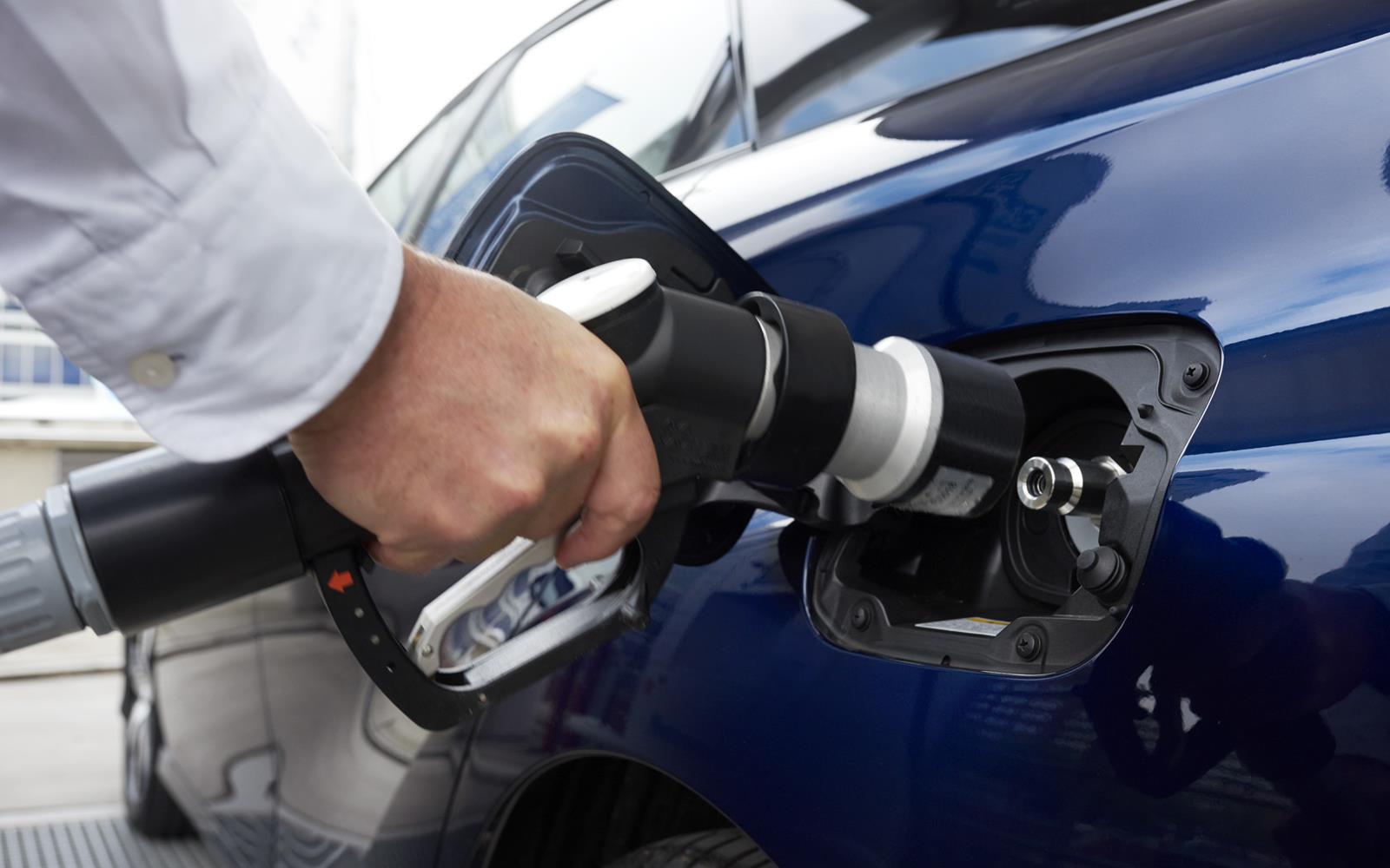 Toyota Mirai 2015 Fuelling